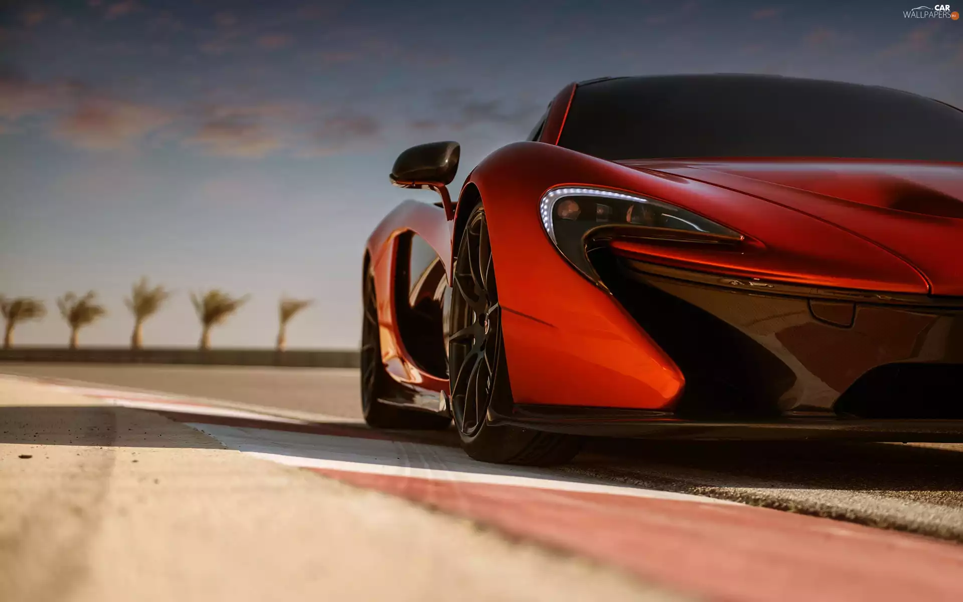 McLaren P1