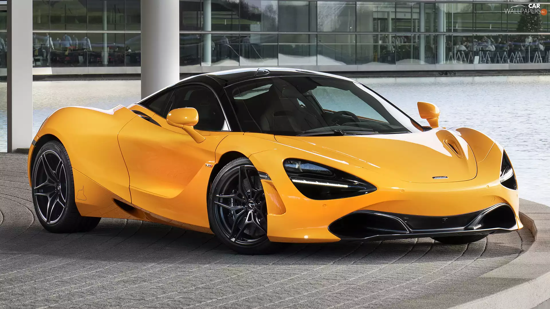 McLaren 720S, Yellow