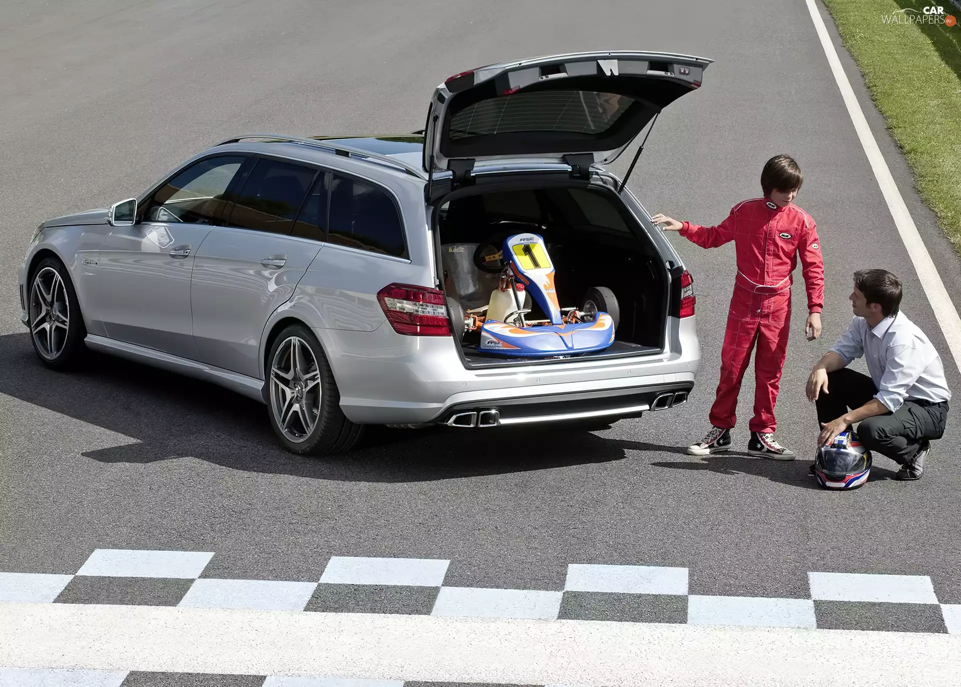 Carrier, Mercedes Benz E63, capacity