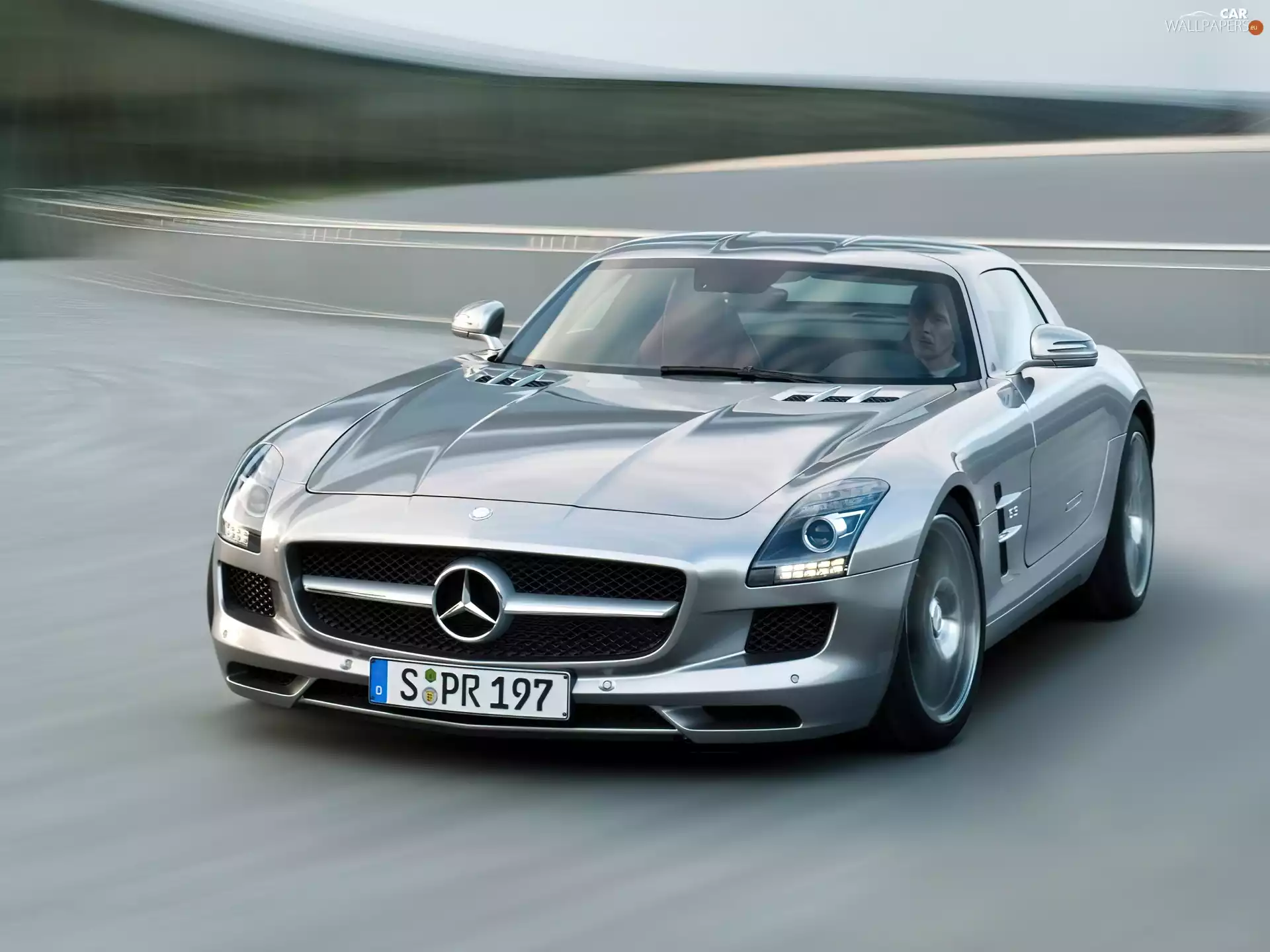 Daily, Mercedes Benz SLS, light