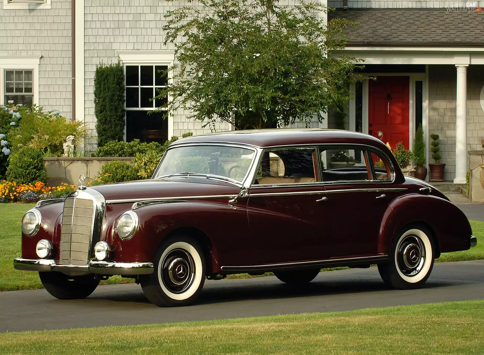 Mercedes Benz 300d, Monument