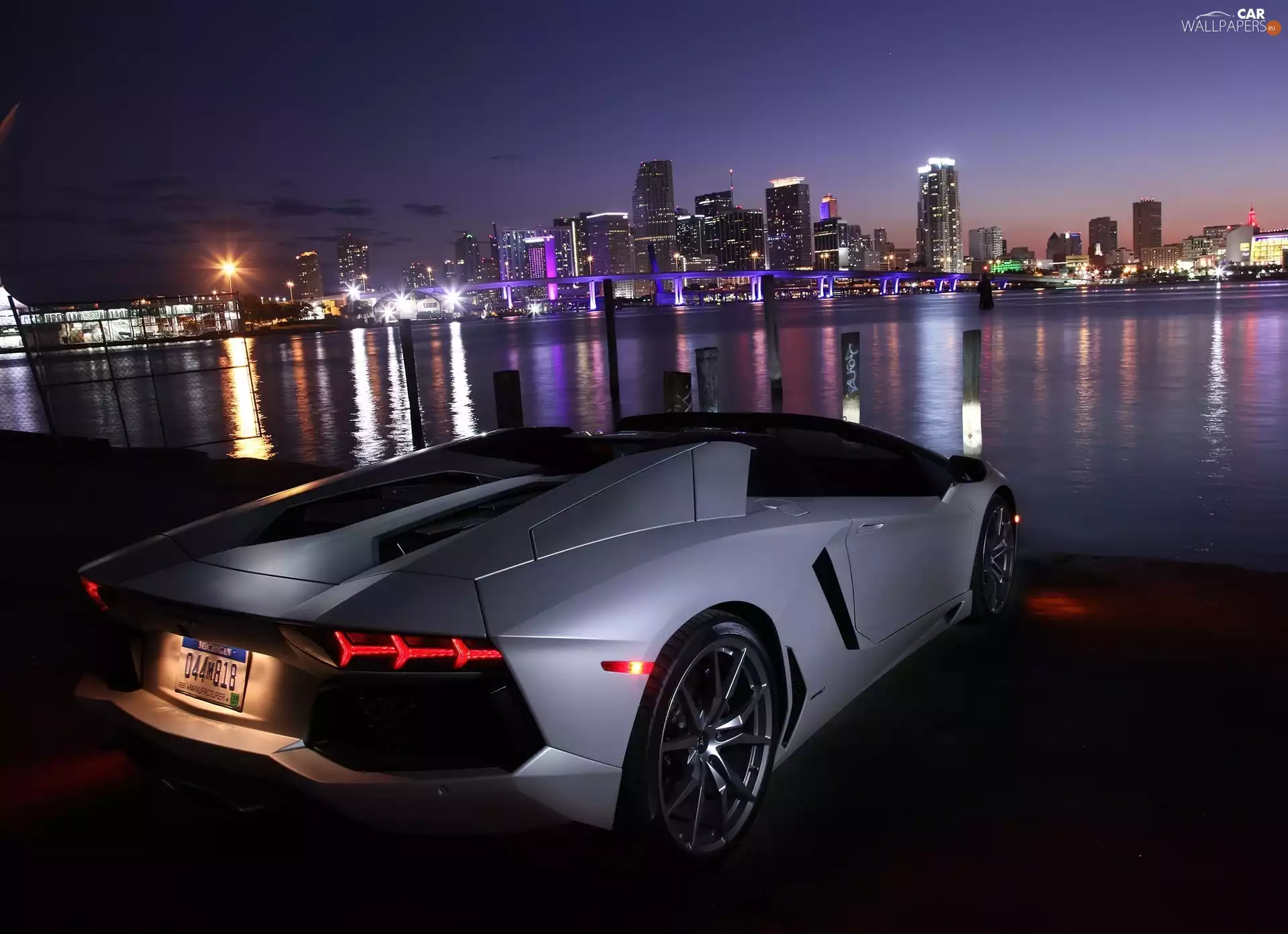 Night, Lamborghini, skyscraper