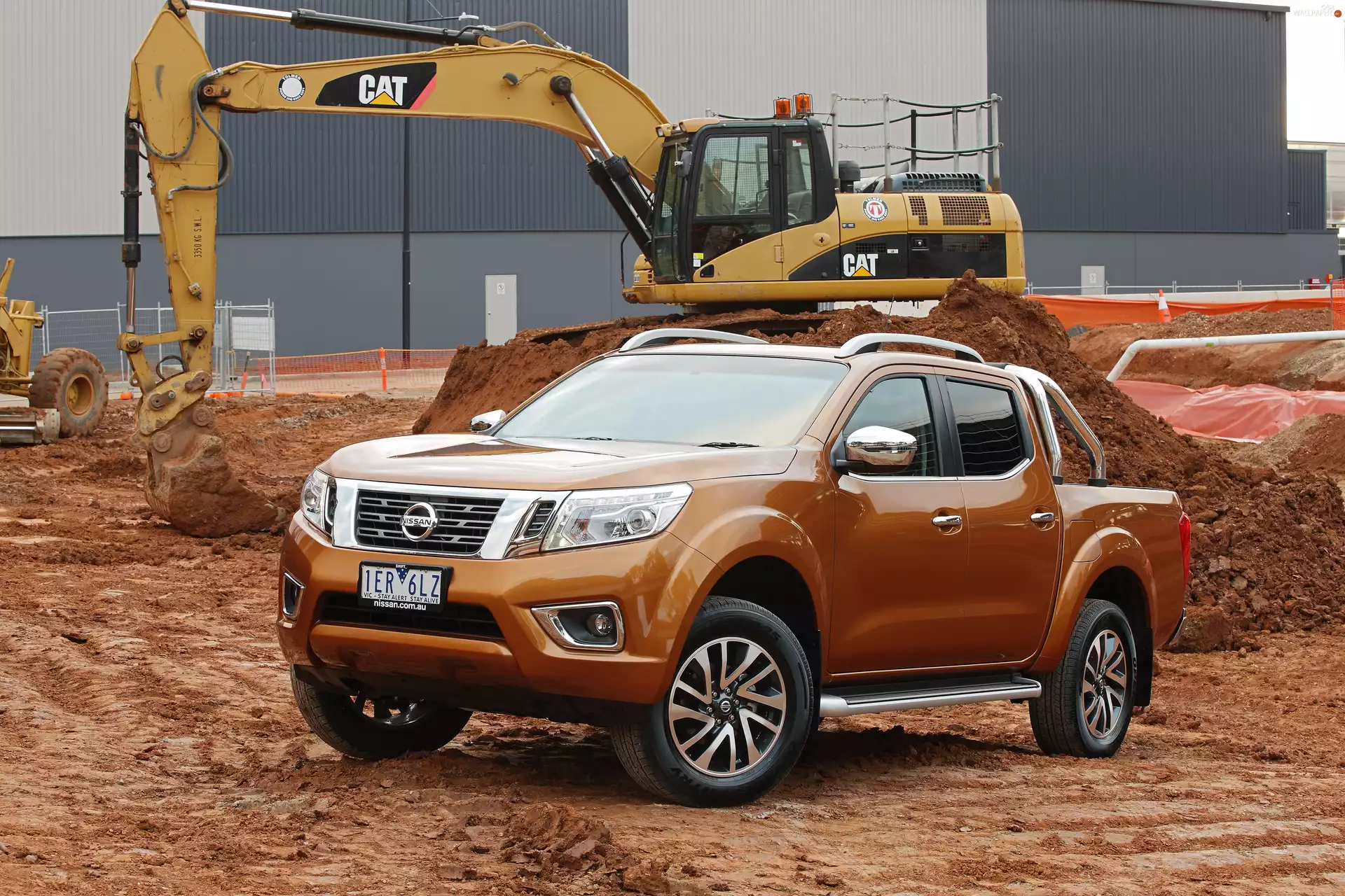 excavator, Nissan NP300 Navara, 2015