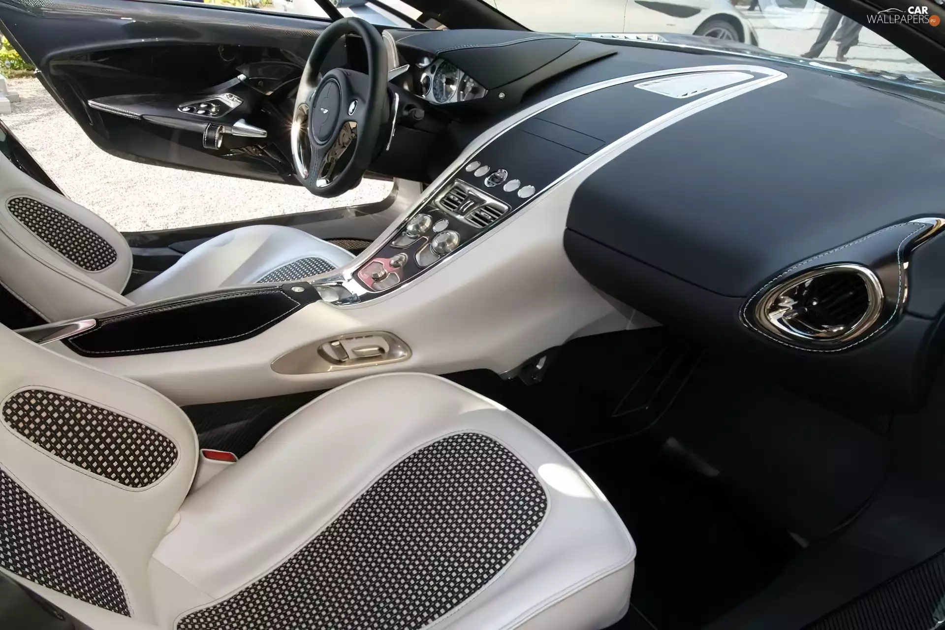 seats, Aston Martin One-77, console