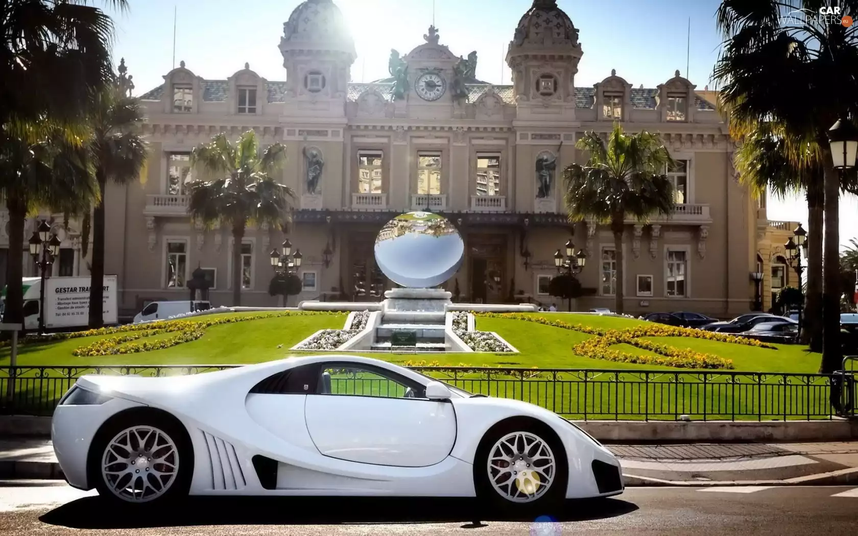 Palms, Ascari, palace