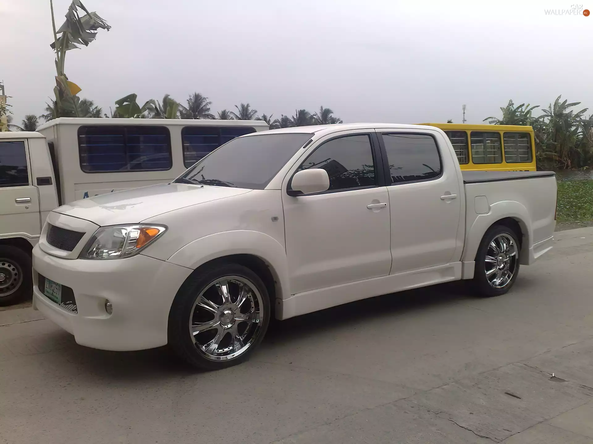 Toyota Hilux, white pearl