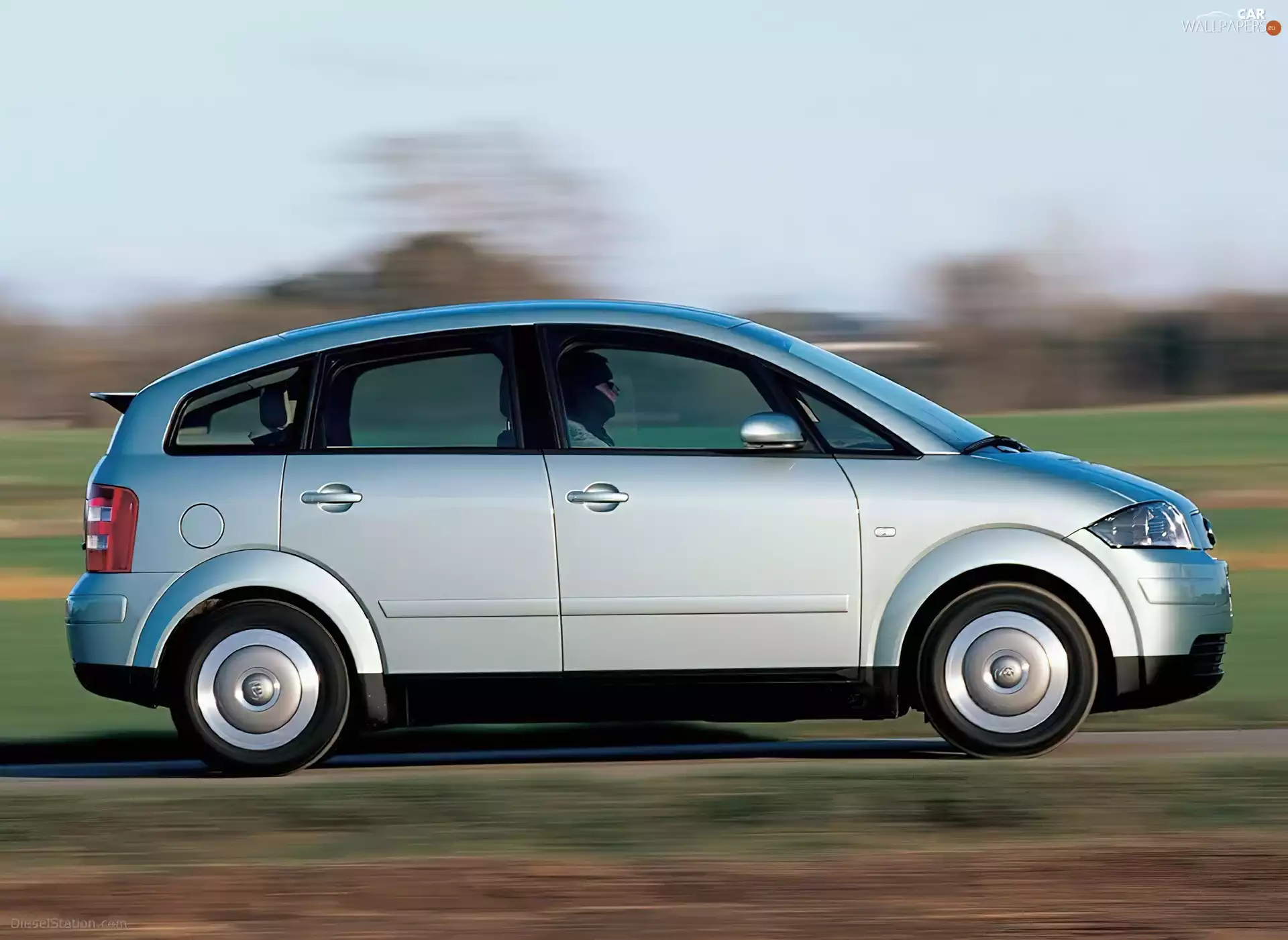 Audi A2, Right profile