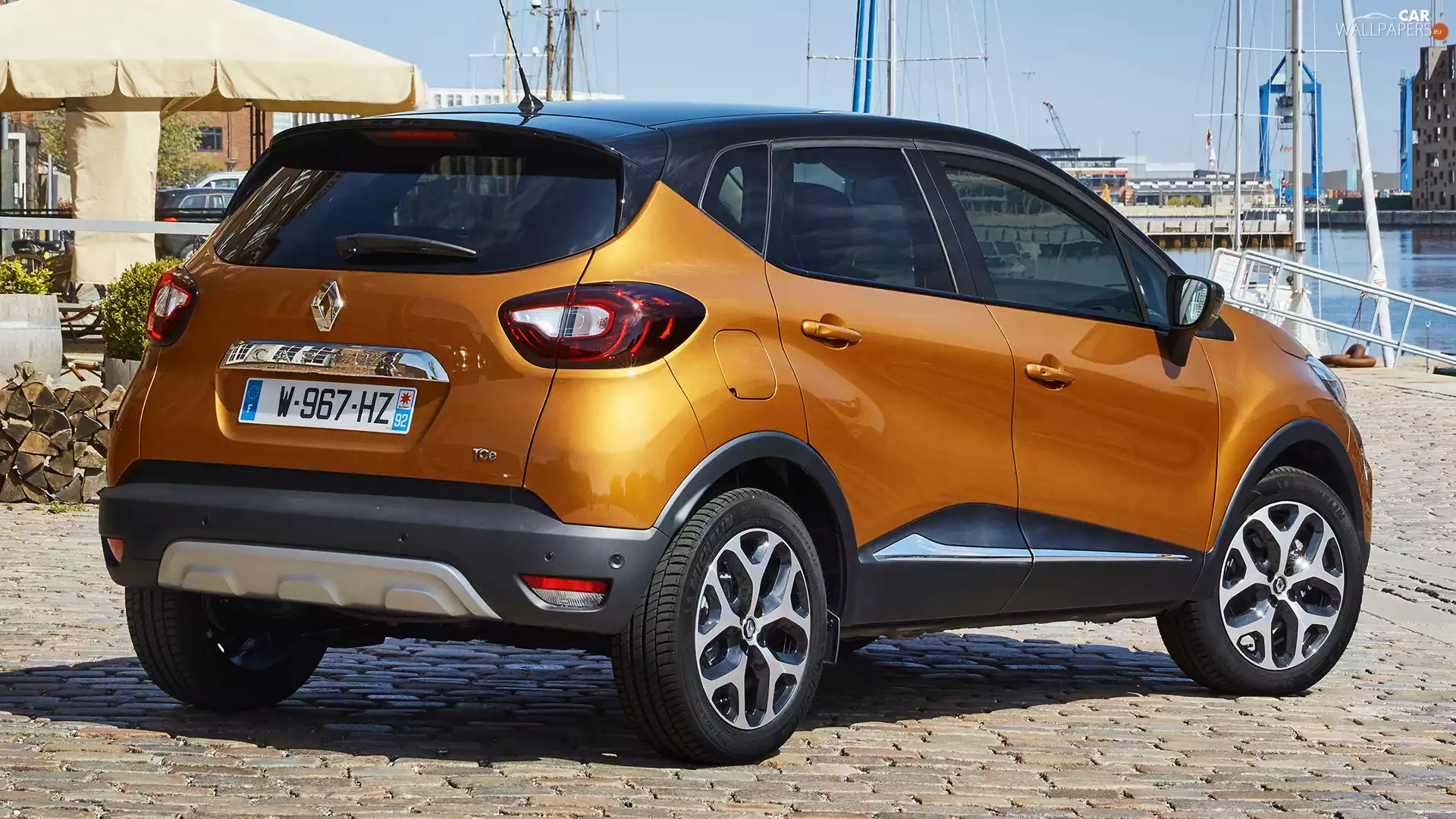 Renault Captur, Back