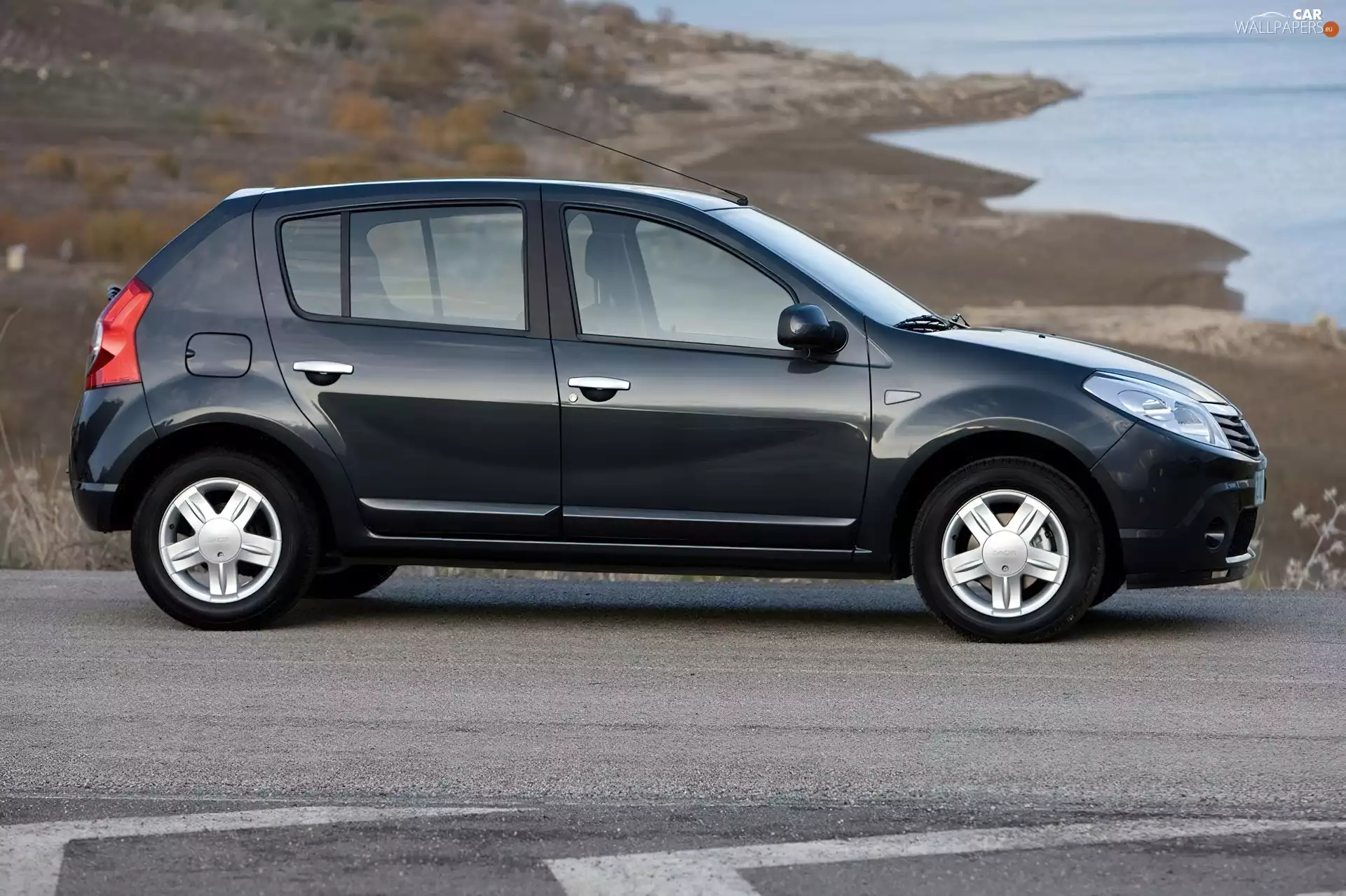 profile, Dacia Sandero, right