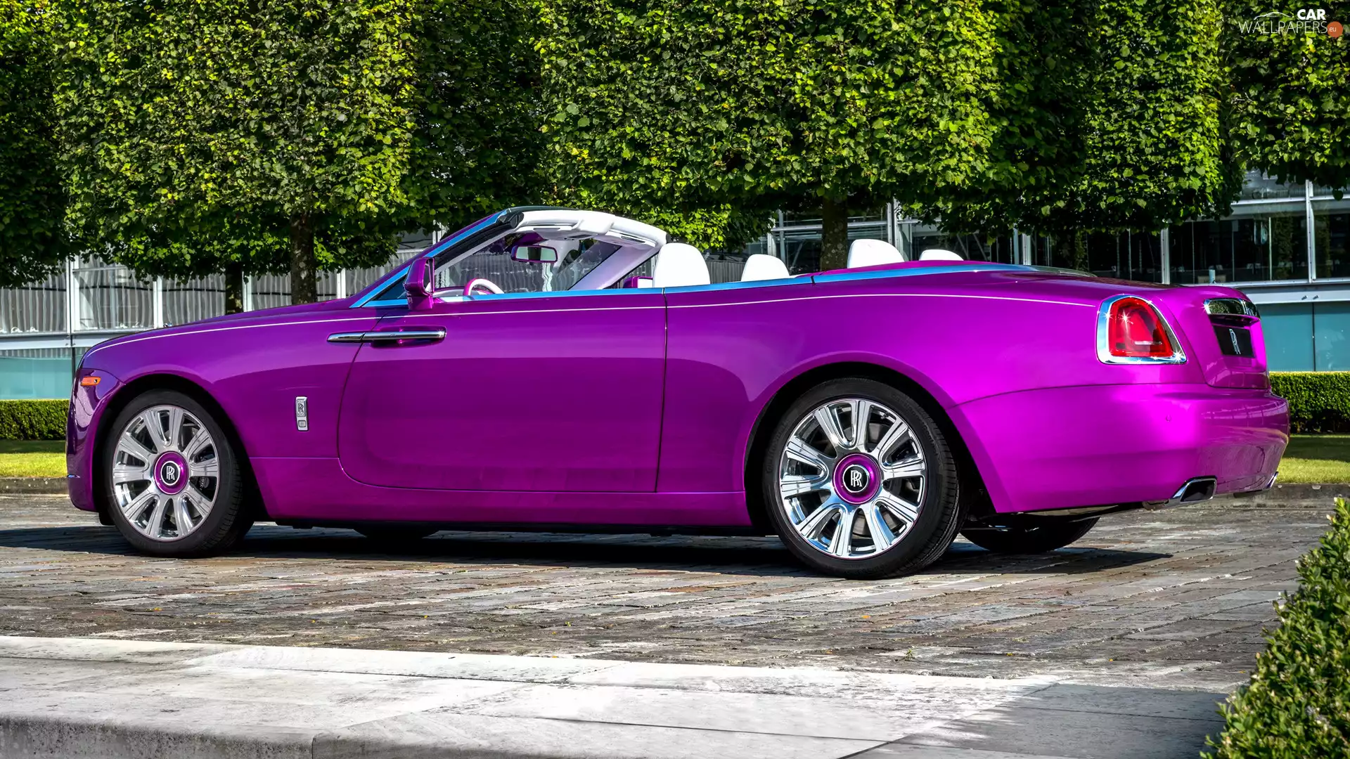 Cabriolet, Rolls-Royce Dawn, side