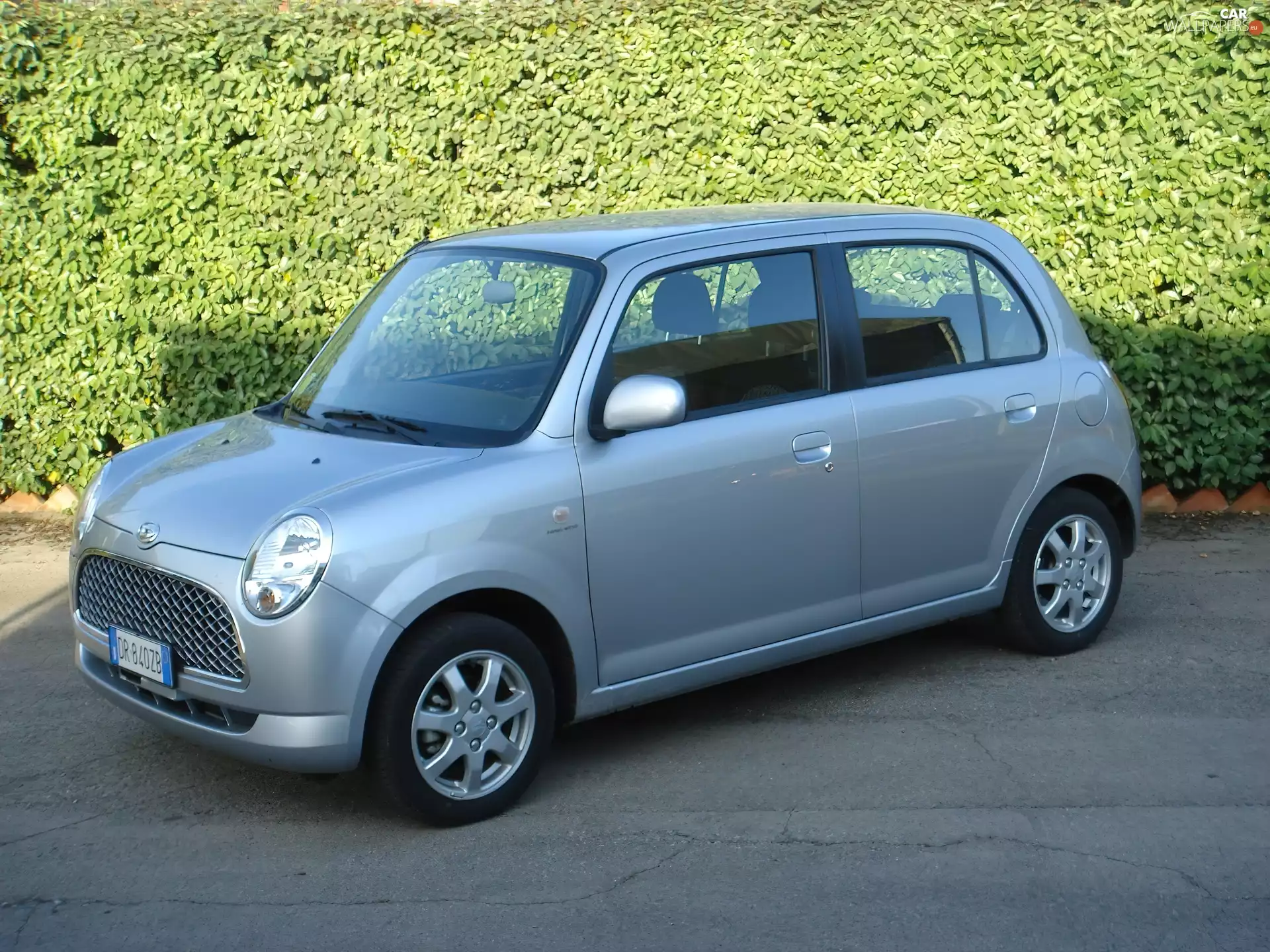 headlights, Daihatsu Trevis, round