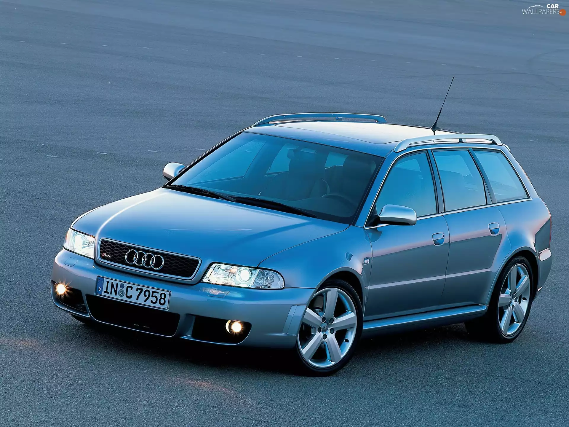 RS4, Combi