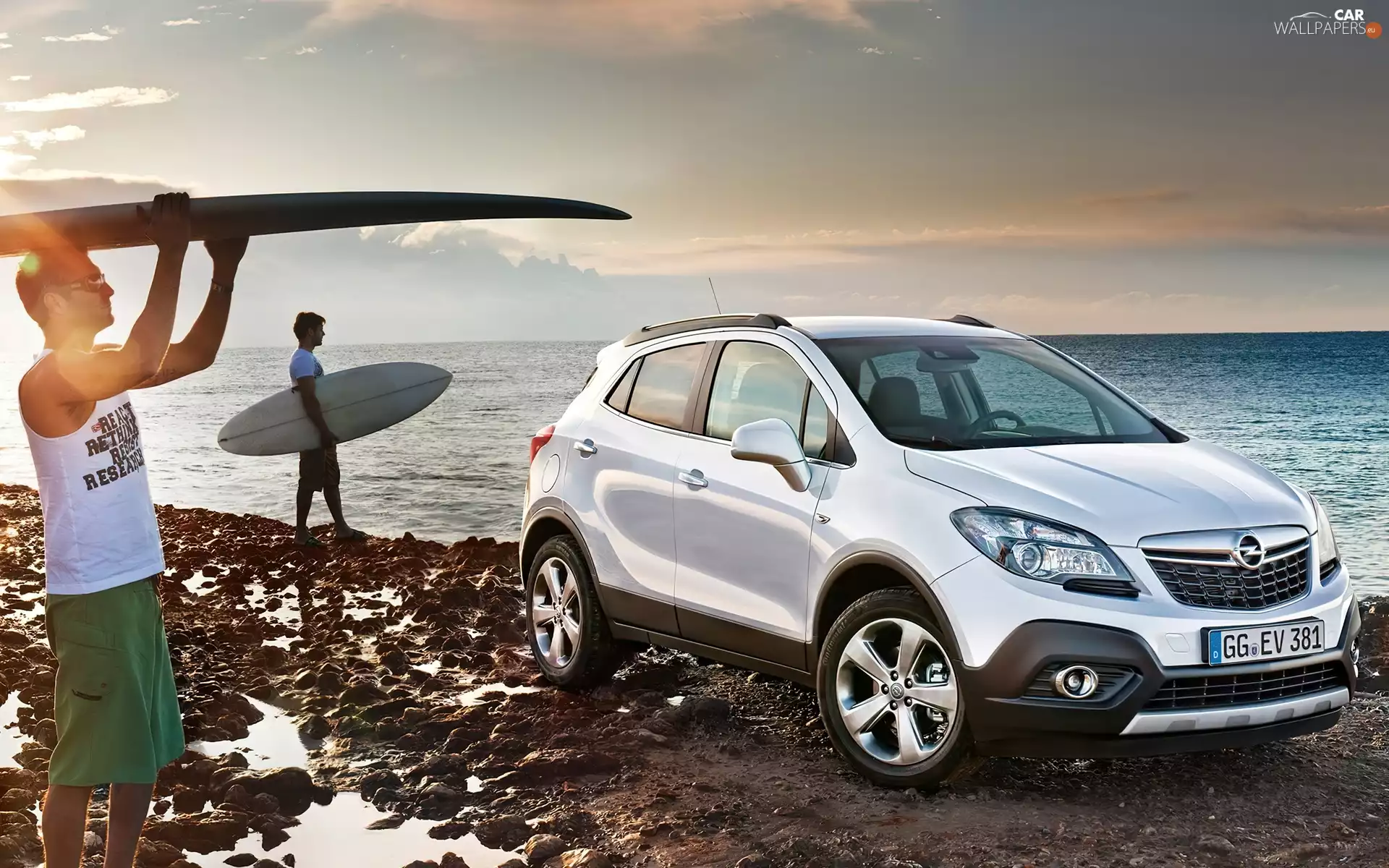 surfers, Opel Mokka, sea