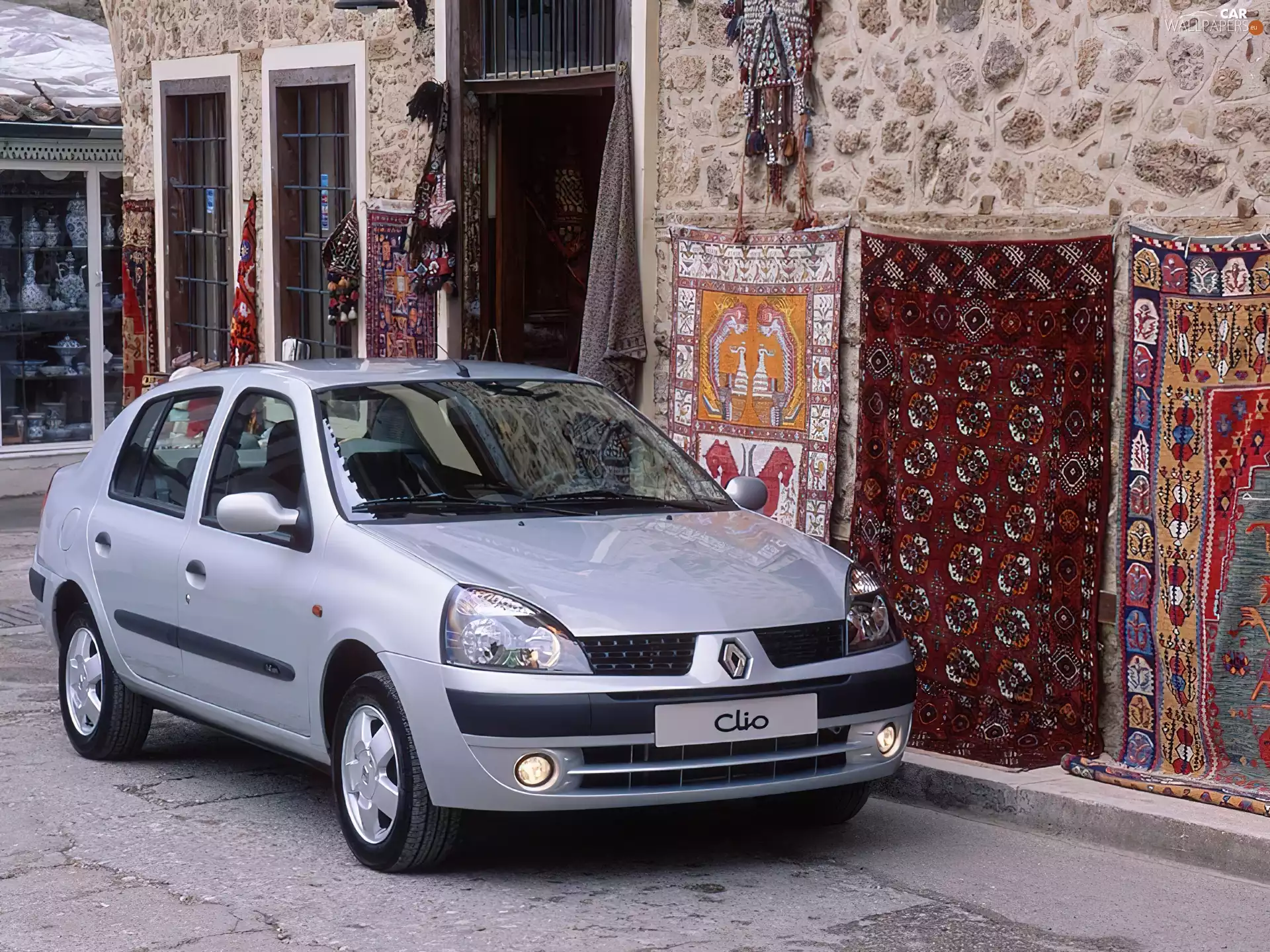 Clio 2, Silver Sedan