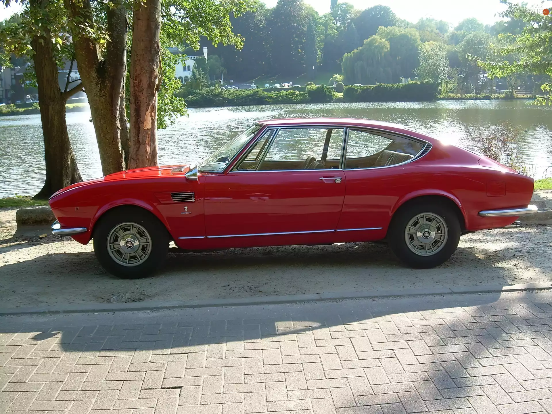 Left, Fiat Dino, @, side