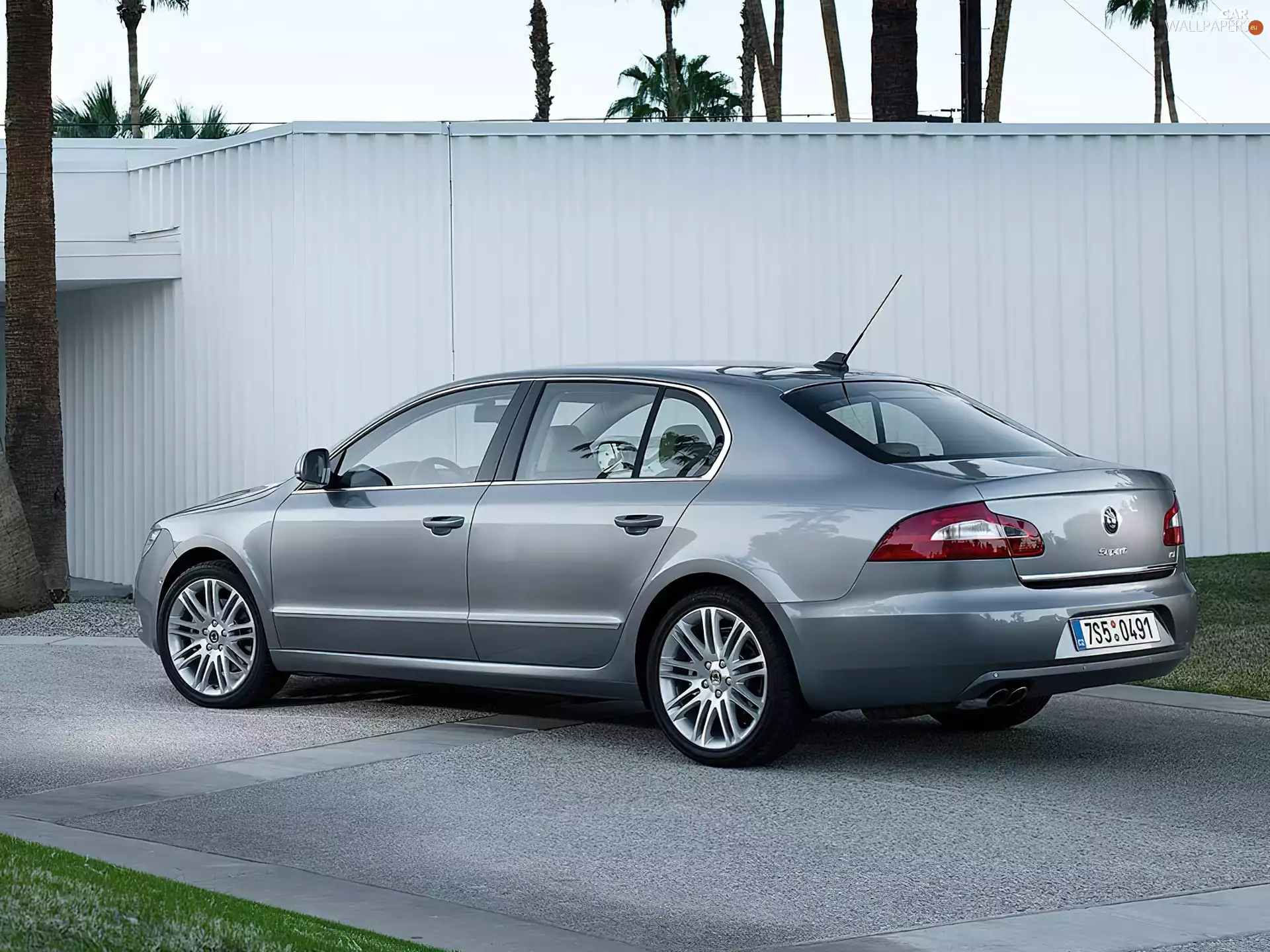 driveway, silver, Skoda Superb
