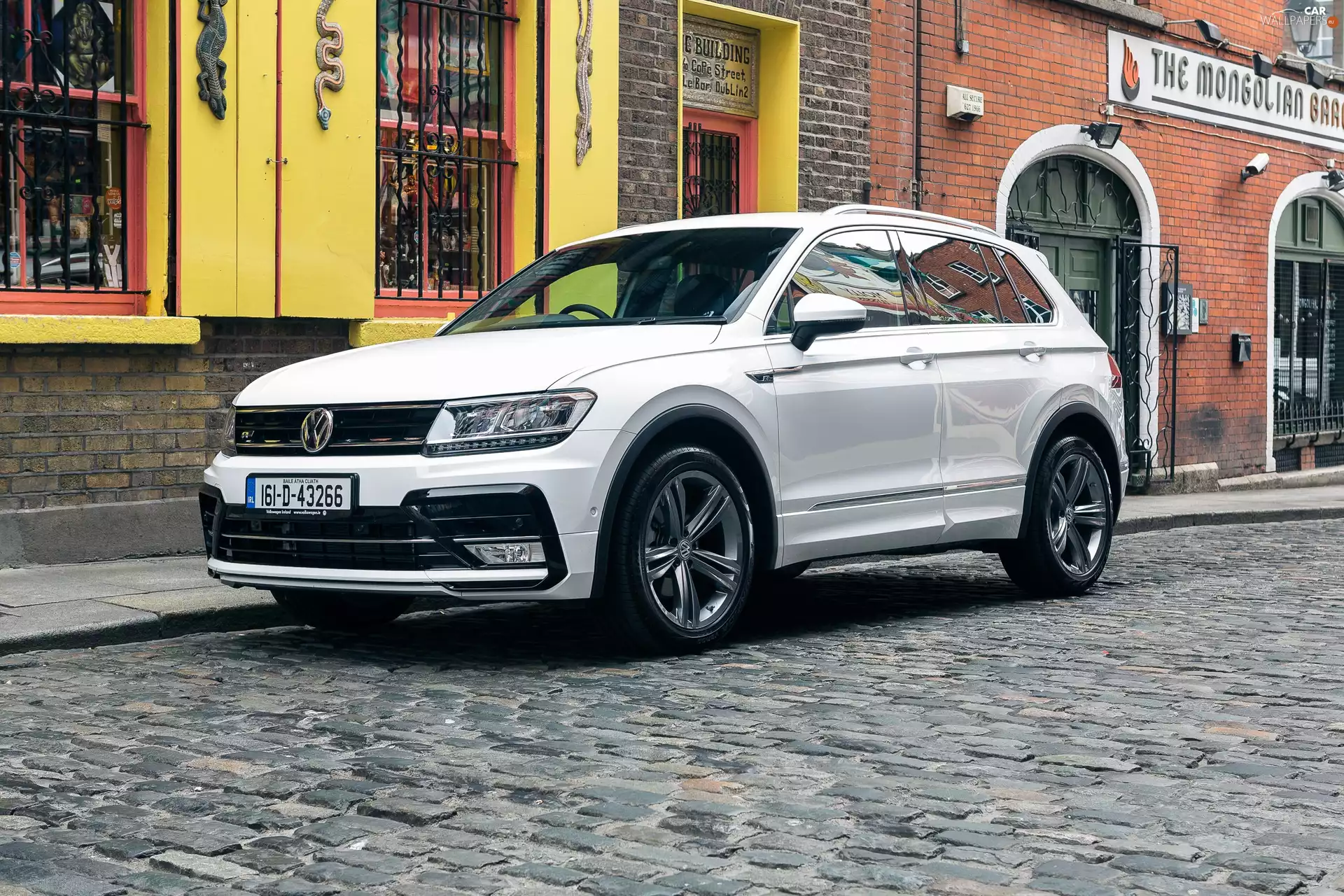 2016, White, Volkswagen Tiguan R-Line