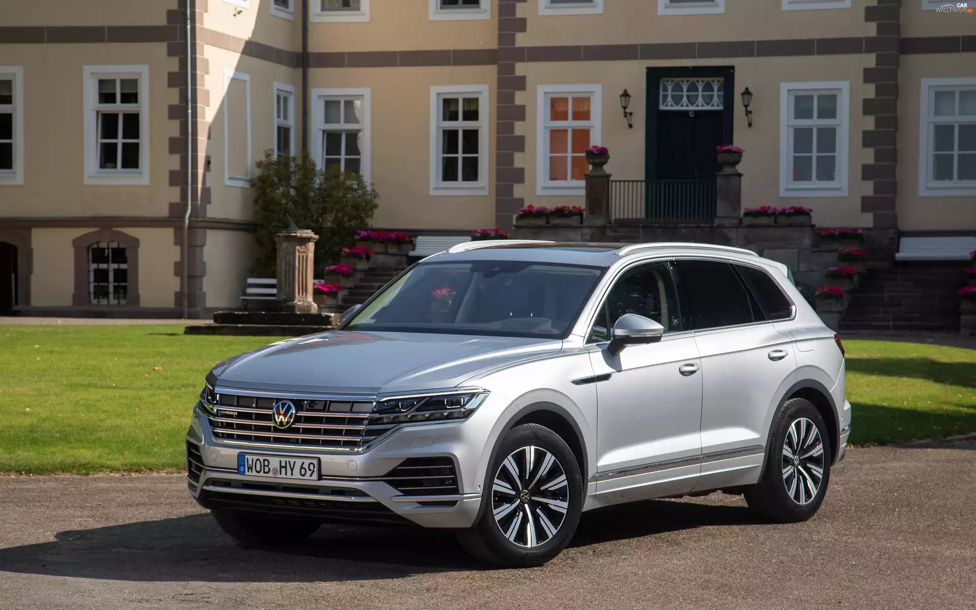 2020, silver, Volkswagen Touareg