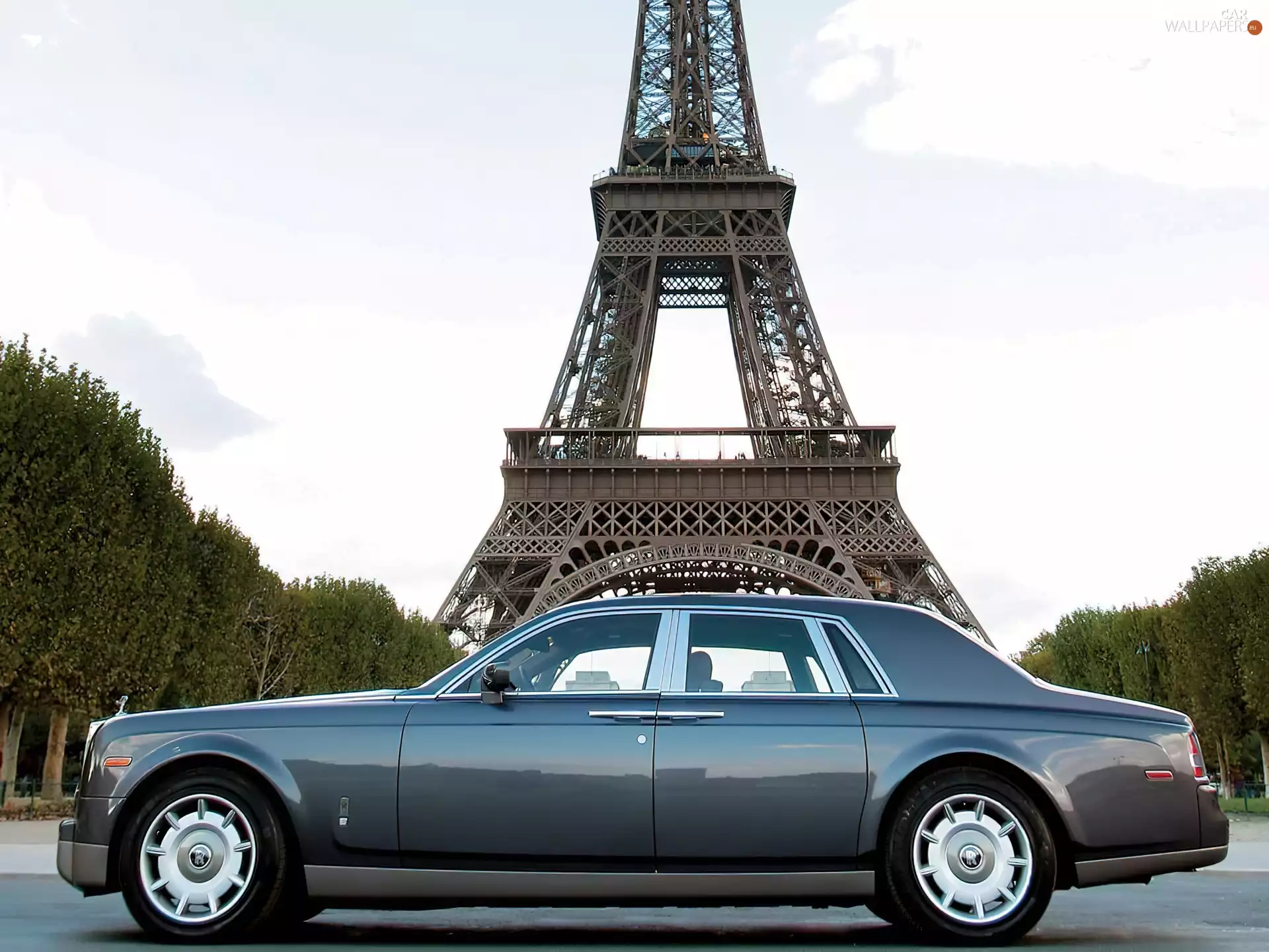 Rolls-Royce, Eiffla Tower