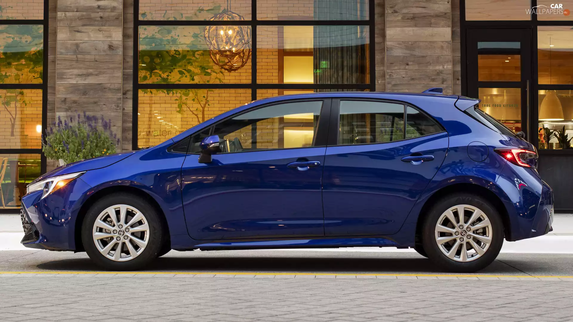 Toyota Corolla, side