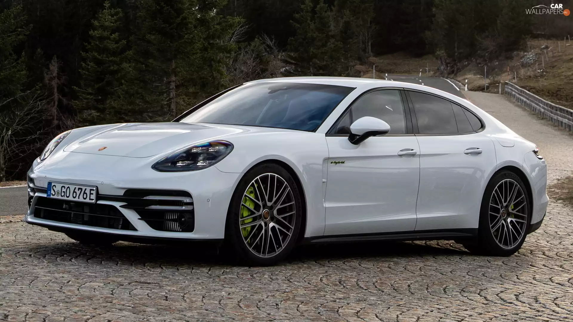 White, Porsche Panamera Turbo S E-Hybrid