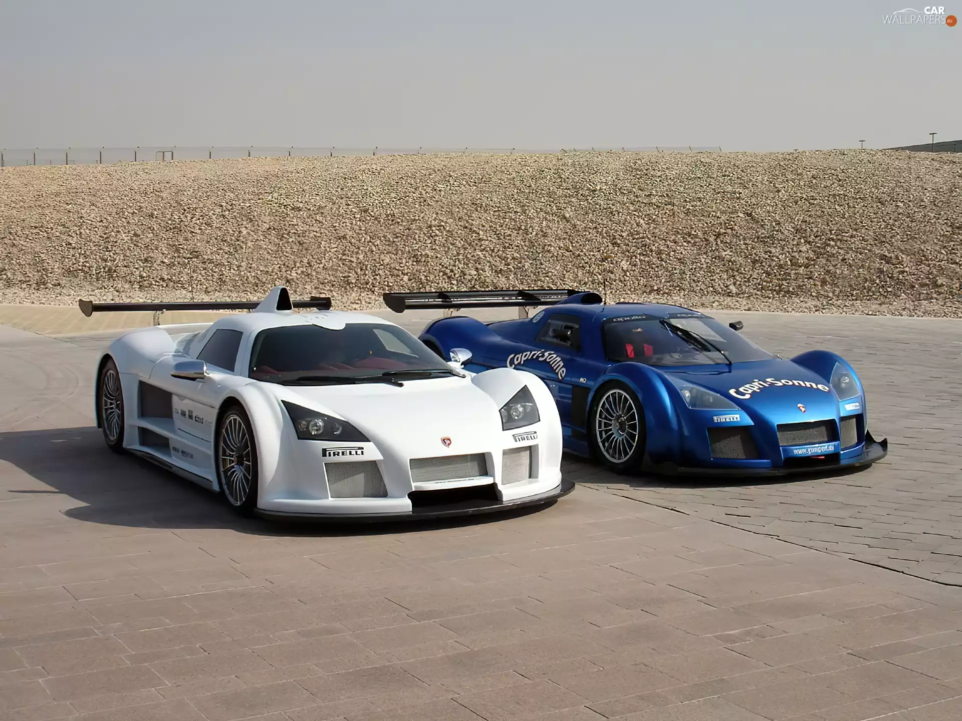 art, Gumpert Apollo, Two