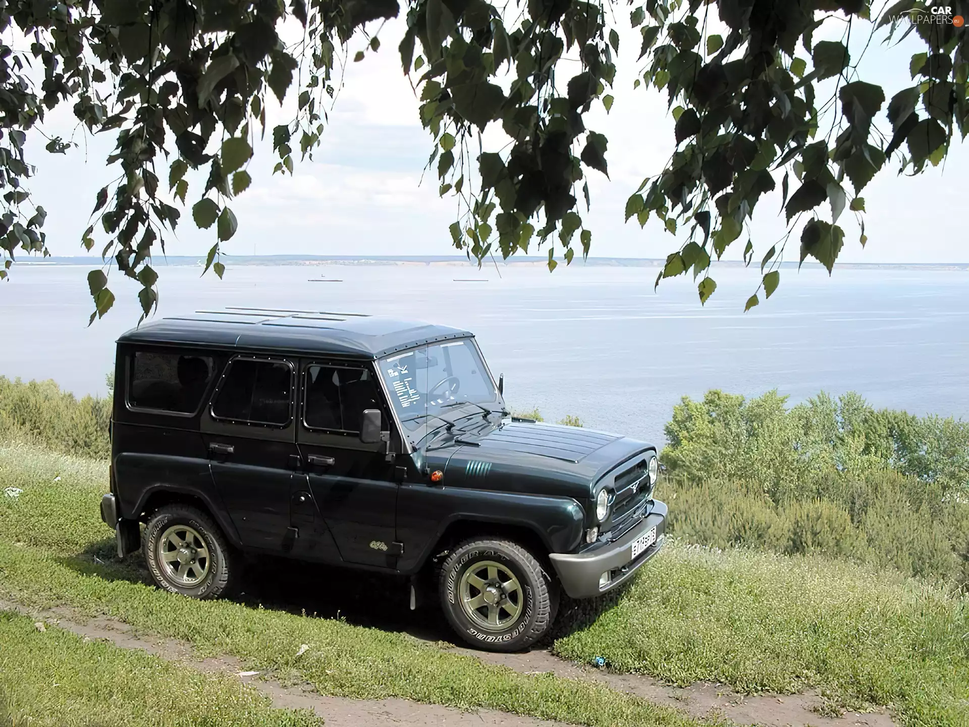 UAZ, lake