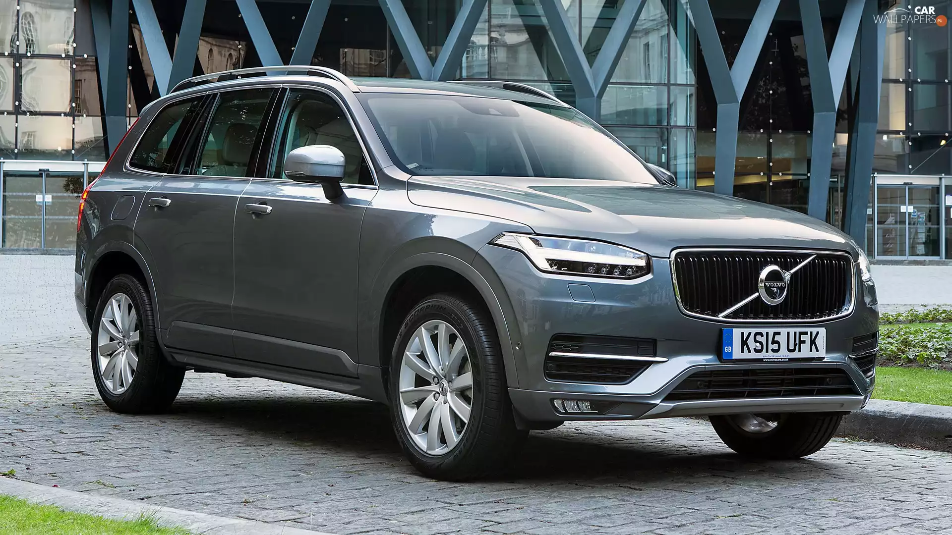Volvo XC90, Front