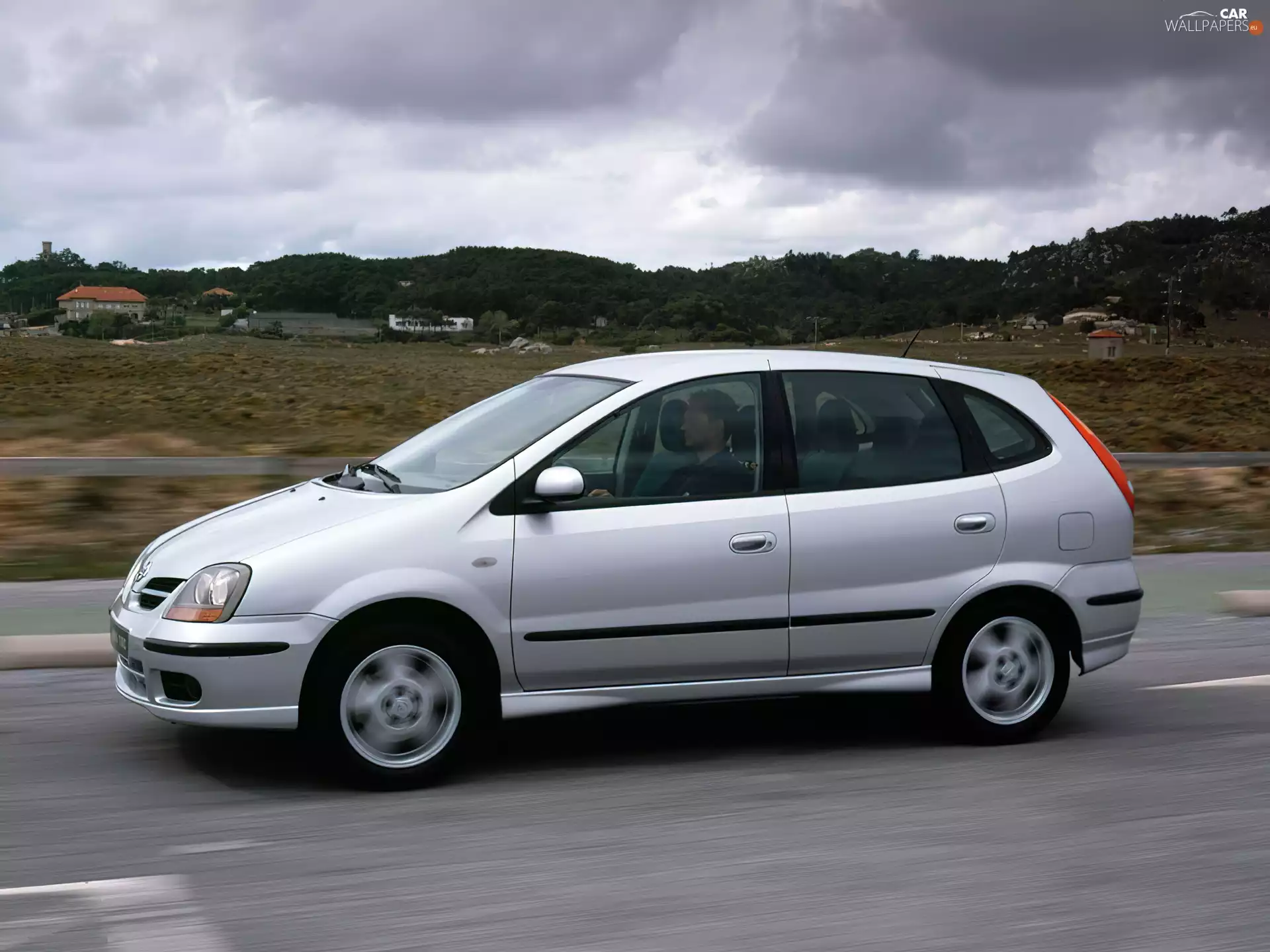 Nissan Almera Tino, Way