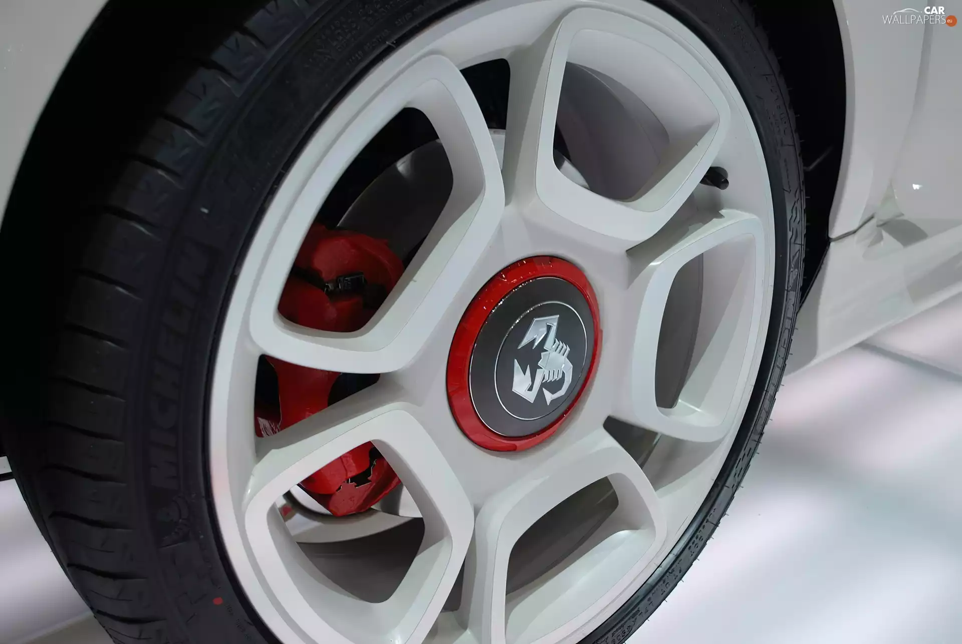 Abarth 500, alloy wheels, grip, circle