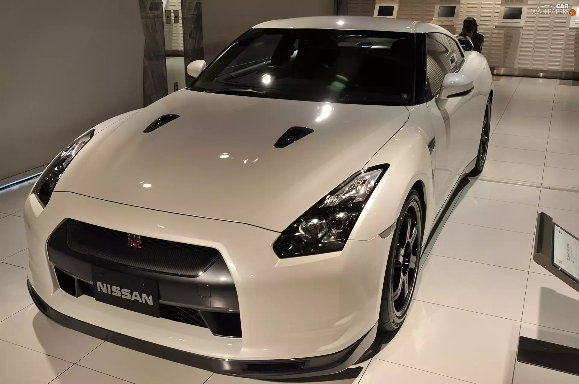saloon, White, Nissan GT-R