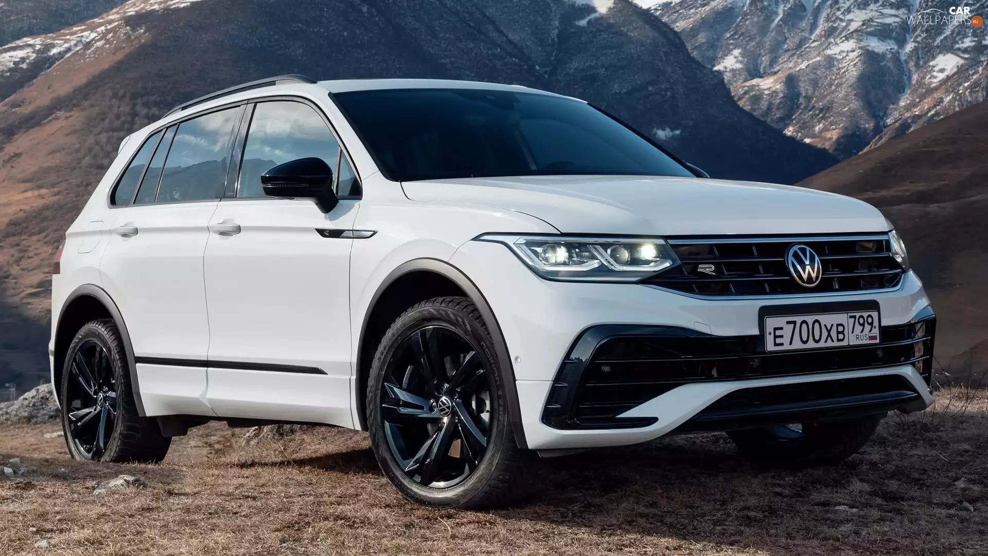 White, Volkswagen Tiguan