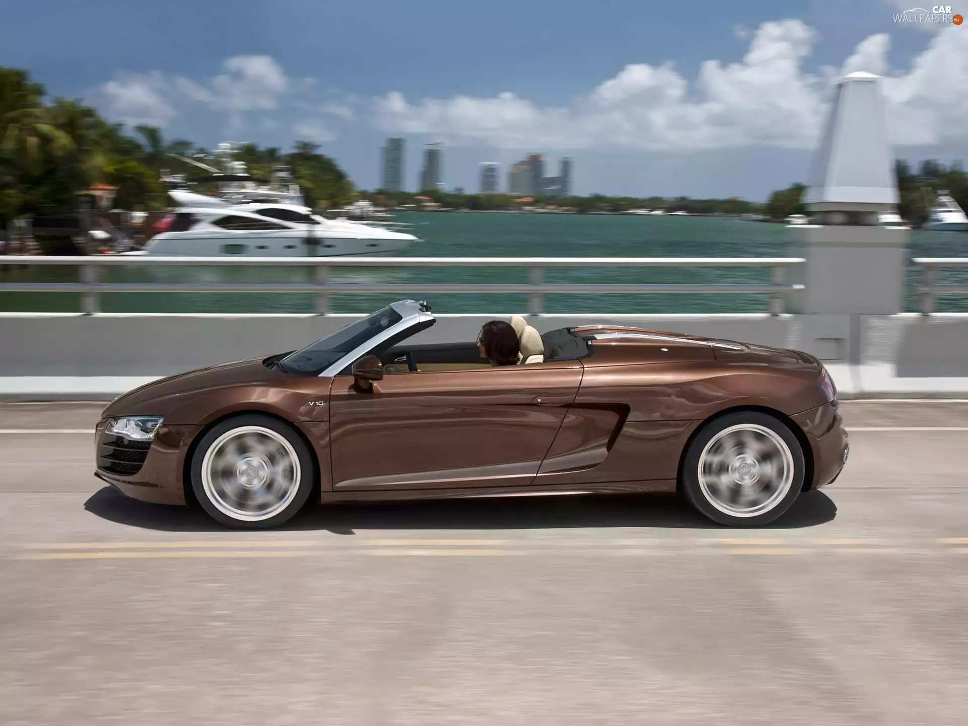 Audi R8 Spyder, Women
