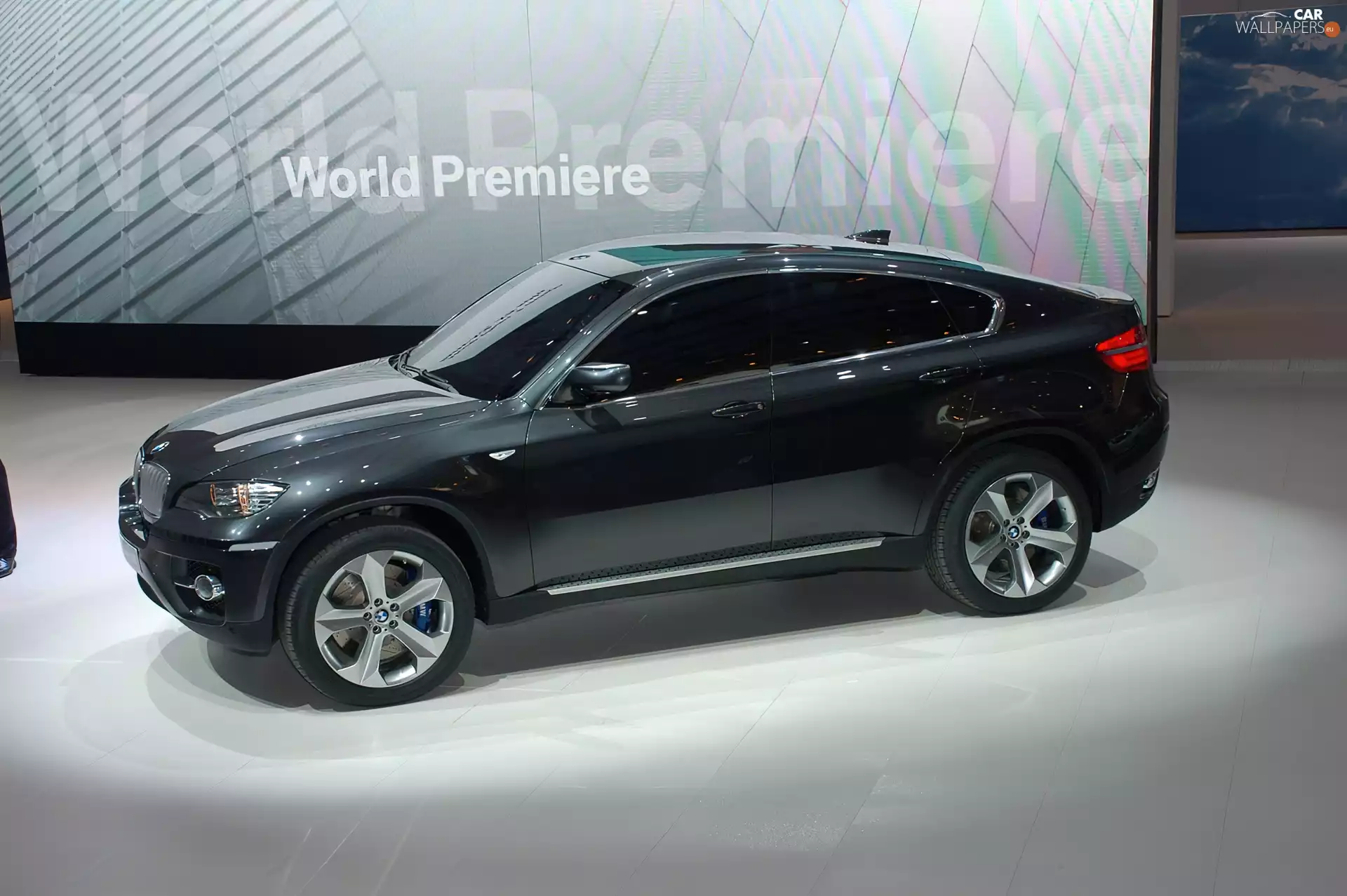 Premiere, BMW X6, World
