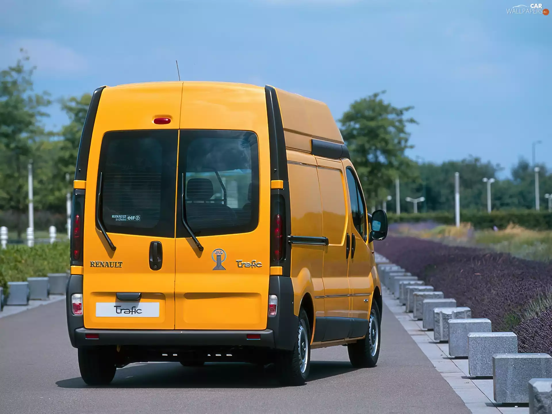 Providers, Renault Trafic, Yellow