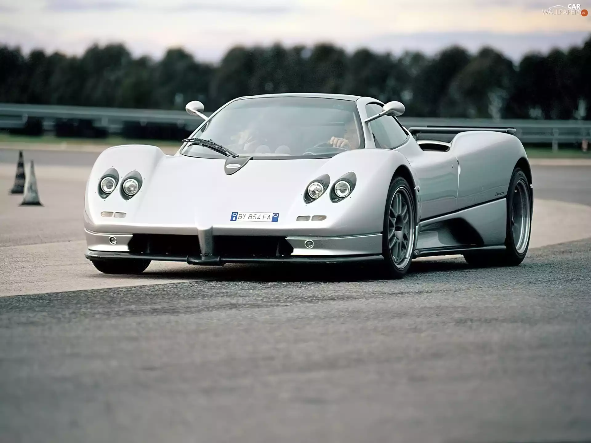 Pagani Zonda, on the rail