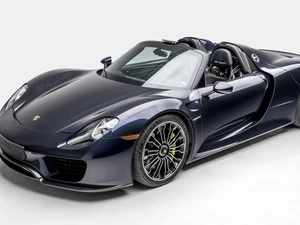 Porsche 918 Spyder, 2015