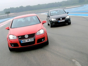 Two Golfs serie 5, Red and Black