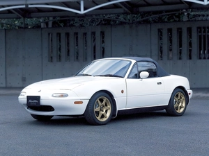White, Mazda mx-5