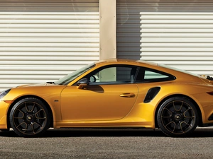 Porsche 911 Turbo S, side