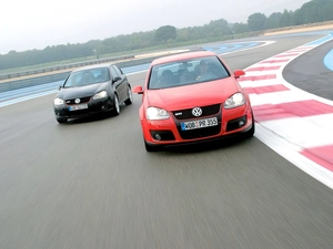 Black and red, Golf 5