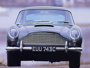 Front, Aston Martin DB6