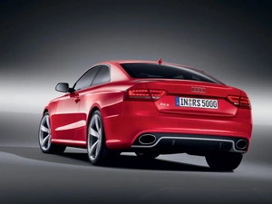 Audi RS5, Automobile