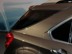 Chevrolet Equinox, right, Back
