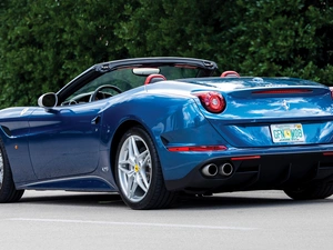 Ferrari California T, Back