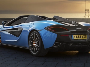 McLaren 570S Spider, Back