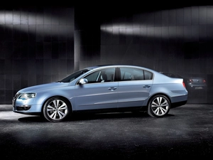 Passat B6, Brightly blue