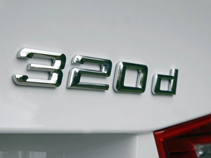 BMW 320d, logo