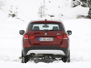 BMW X1, snow