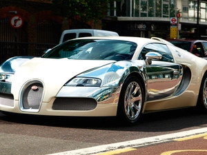 Bugatti Veyron, Street